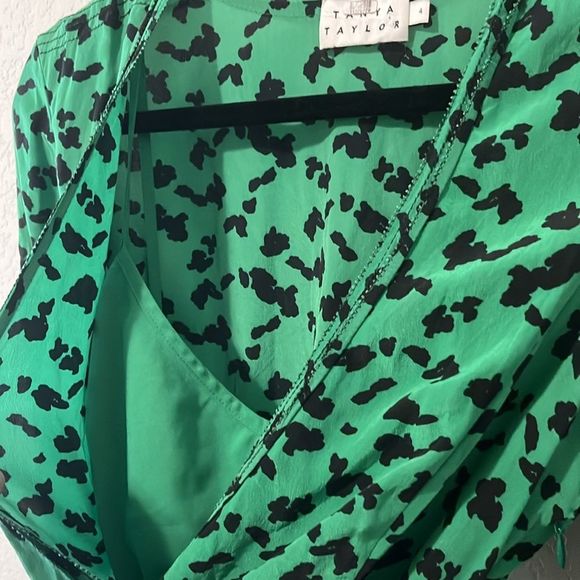 TANYA TAYLOR Nomi Wrap Dress Green Silk Print Ruffle Trim, Size 4 - Picture 8 of 15